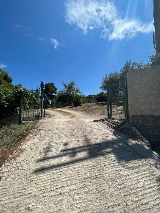 Villa Paralia Homes Cheerful 2 Bedroom With Pool, Unit #1 Kriopigi Yunanistan