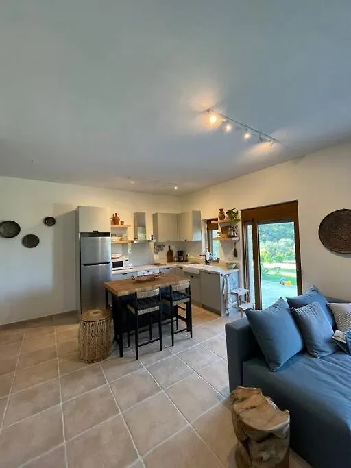 Villa Paralia Homes Cheerful 2 Bedroom With Pool, Unit #1 Kriopigi