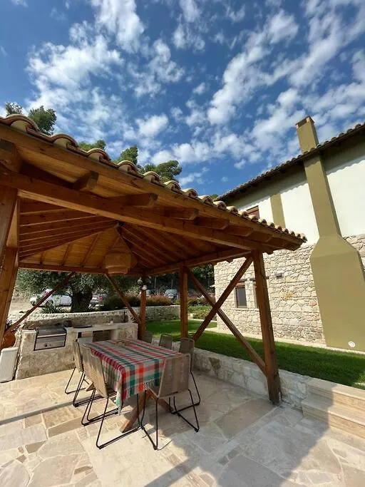 Paralia Homes Cheerful 2 Bedroom With Pool, Unit #1 Kriopigi Villa